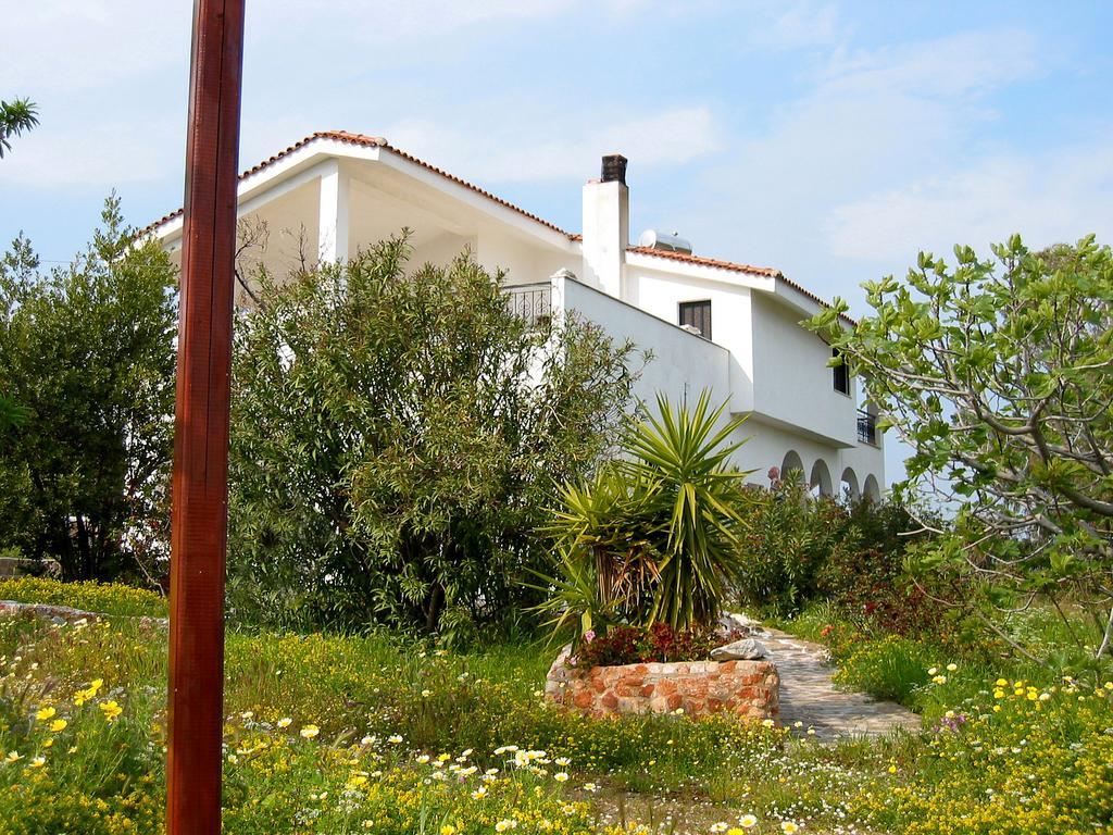 Villa Bellevue Nea Styra Zimmer foto